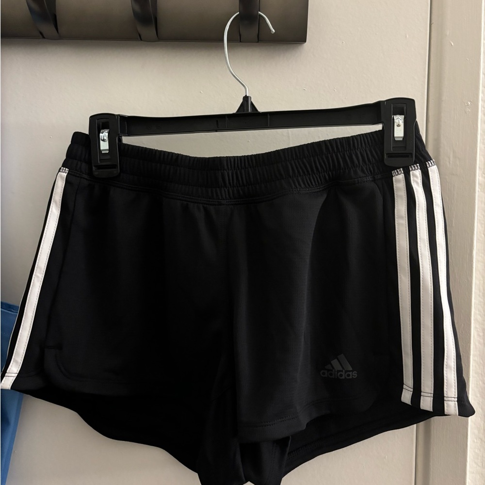NWT Adidas training short size XS